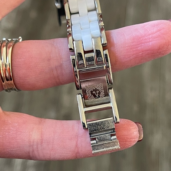Ann Klein adjustable wrist watch. *Needs battery* - Picture 6 of 7